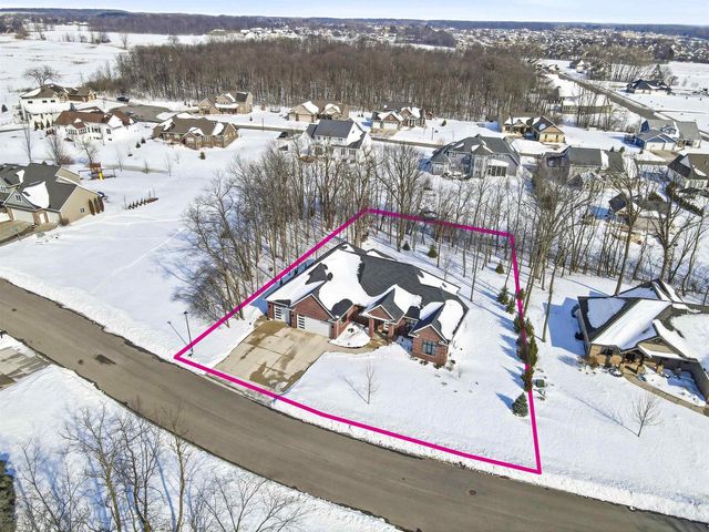 945 WOODCREST HEIGHTS DRIVE, Menasha, WI 54952