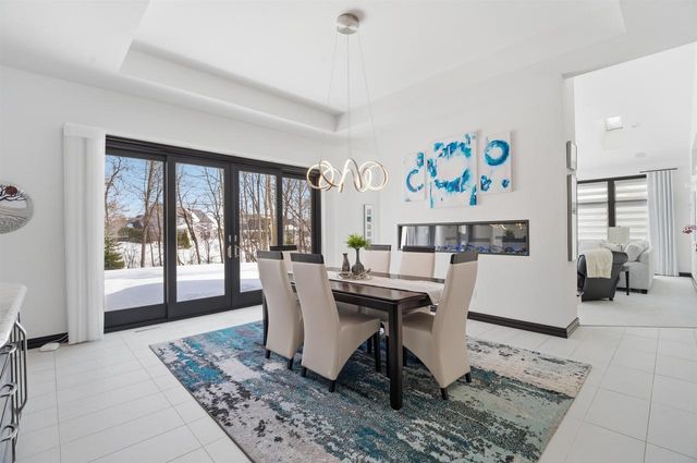 945 WOODCREST HEIGHTS DRIVE, Menasha, WI 54952