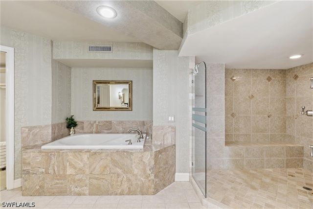 4041 Gulf Shore BLVD N 1007, Naples, FL 34103