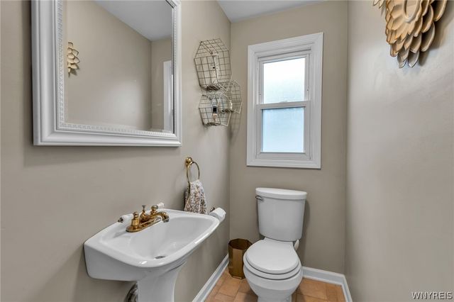 171 Thistle Lea, Amherst, NY 14221