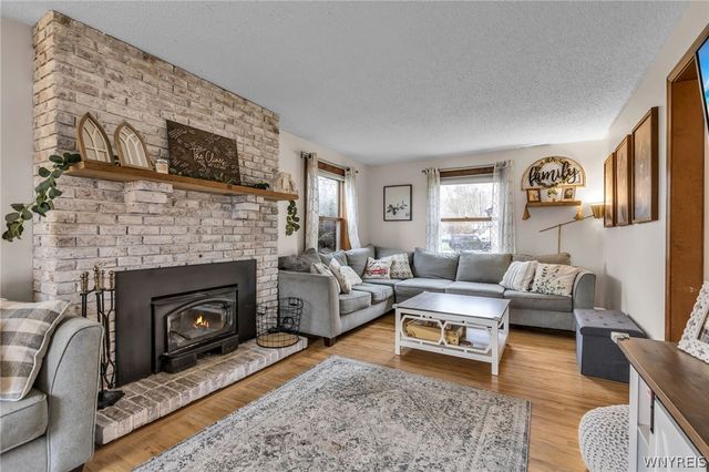 171 Thistle Lea, Amherst, NY 14221