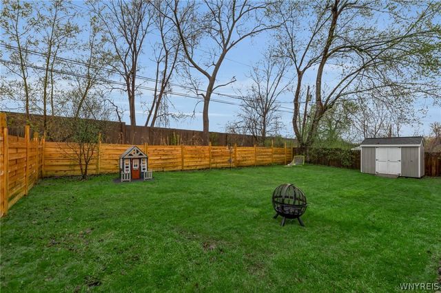 171 Thistle Lea, Amherst, NY 14221