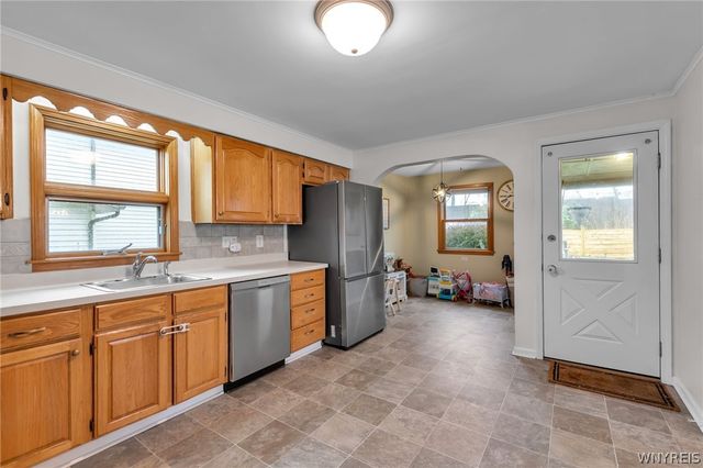 171 Thistle Lea, Amherst, NY 14221