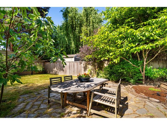 1916 Ne LIBERTY St, Portland, OR 97211