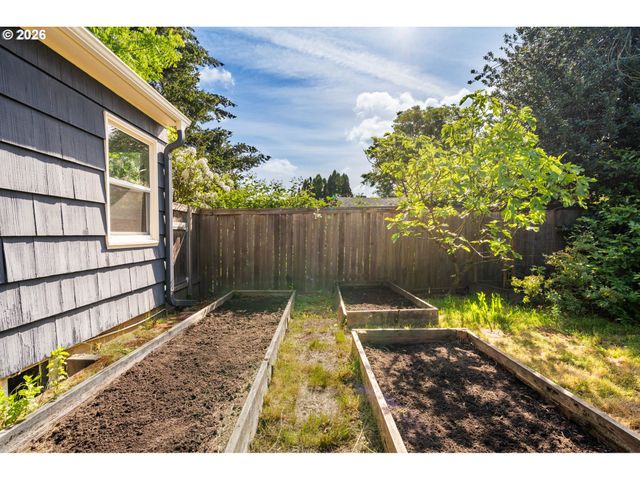 1916 Ne LIBERTY St, Portland, OR 97211