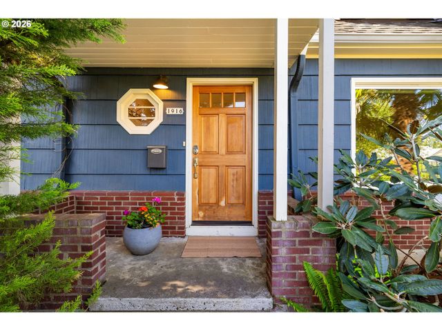 1916 Ne LIBERTY St, Portland, OR 97211