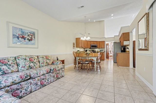 193 Glenwood Dr., Conway, SC 29526