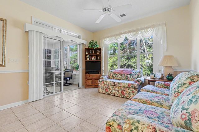 193 Glenwood Dr., Conway, SC 29526