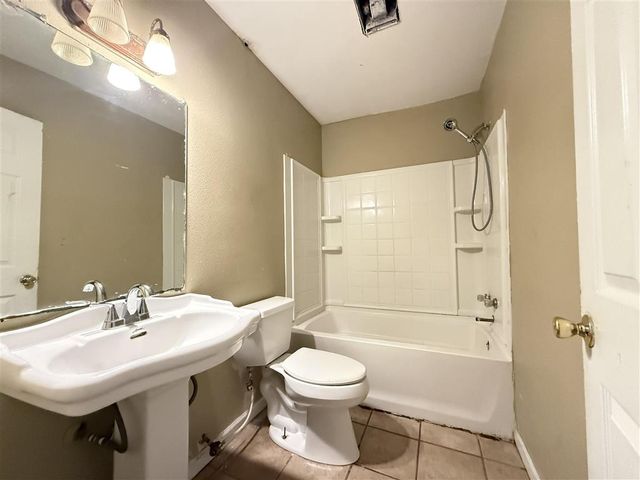 412 S Bowers Ave Avenue, Iowa, LA 70647