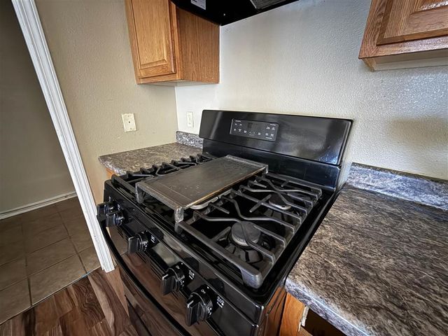 412 S Bowers Ave Avenue, Iowa, LA 70647