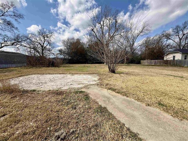 412 S Bowers Ave Avenue, Iowa, LA 70647