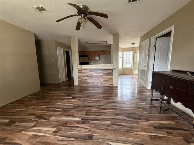 412 S Bowers Ave Avenue, Iowa, LA 70647