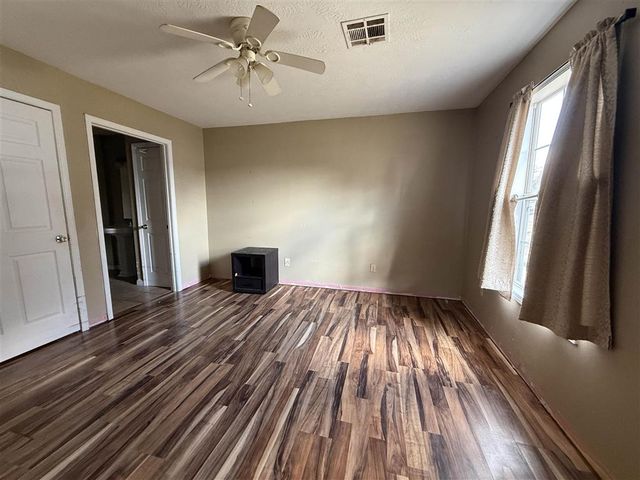 412 S Bowers Ave Avenue, Iowa, LA 70647