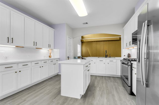 5338 Cj Walker Lane, Houston, TX 77048