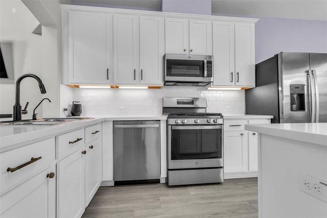 5338 Cj Walker Lane, Houston, TX 77048