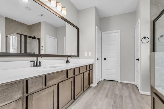 5338 Cj Walker Lane, Houston, TX 77048