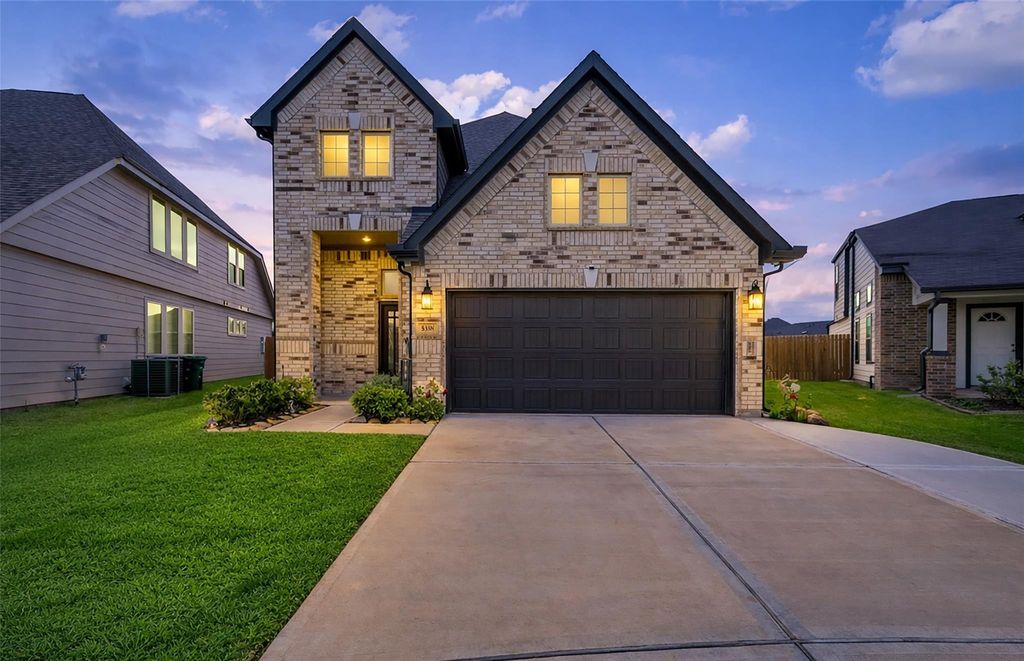 5338 Cj Walker Lane, Houston, TX 77048