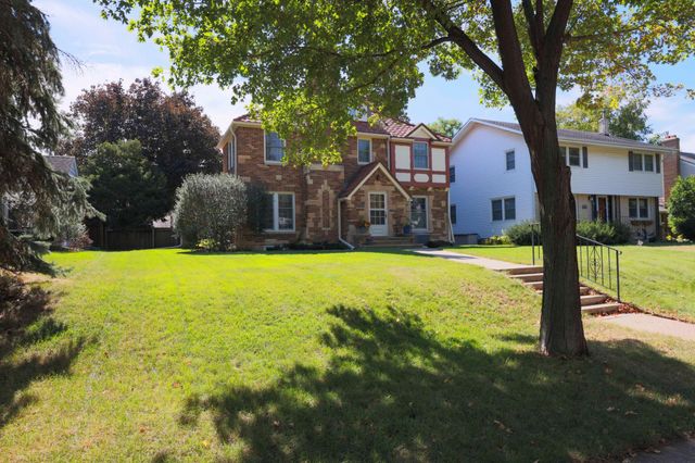 1848 Pinehurst Avenue, Saint Paul, MN 55116