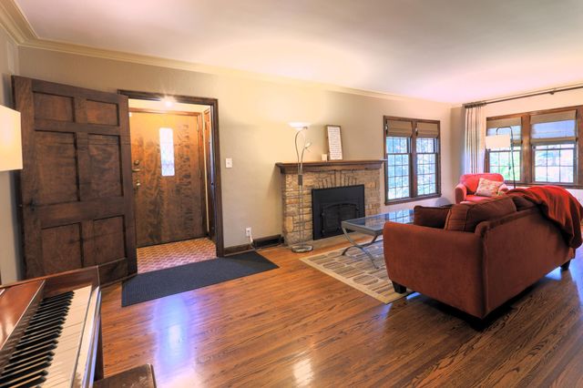 1848 Pinehurst Avenue, Saint Paul, MN 55116