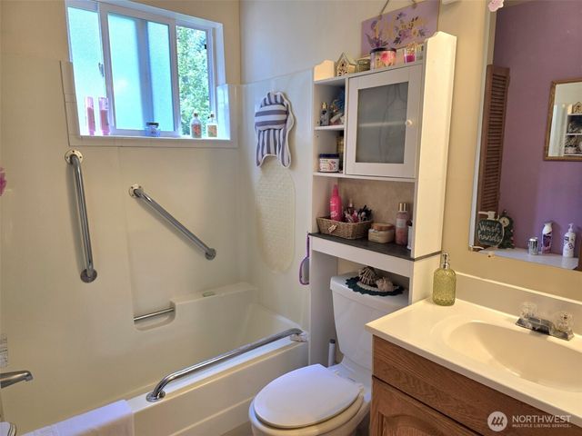 18704 Dynamite Drive SE, Yelm, WA 98597