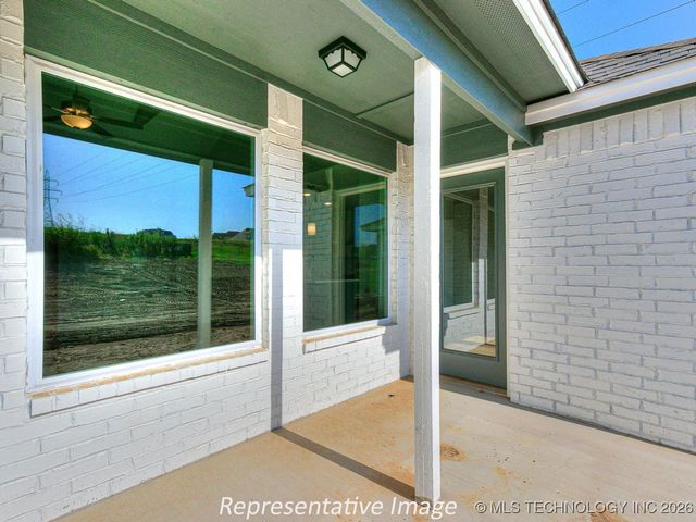 12452 S Lakewood Avenue, Bixby, OK 74008