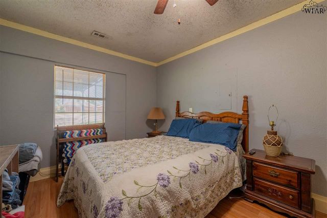 5425 BARNETT ROAD, Wichita Falls, TX 76310