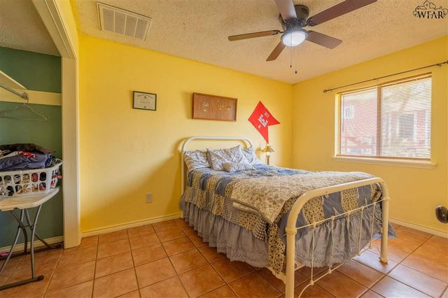 5425 BARNETT ROAD, Wichita Falls, TX 76310