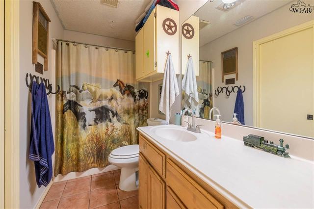 5425 BARNETT ROAD, Wichita Falls, TX 76310