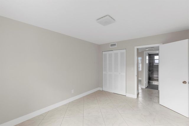 4141 NW 44th Avenue 224, Lauderdale Lakes, FL 33319