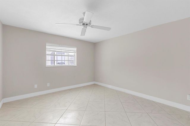4141 NW 44th Avenue 224, Lauderdale Lakes, FL 33319