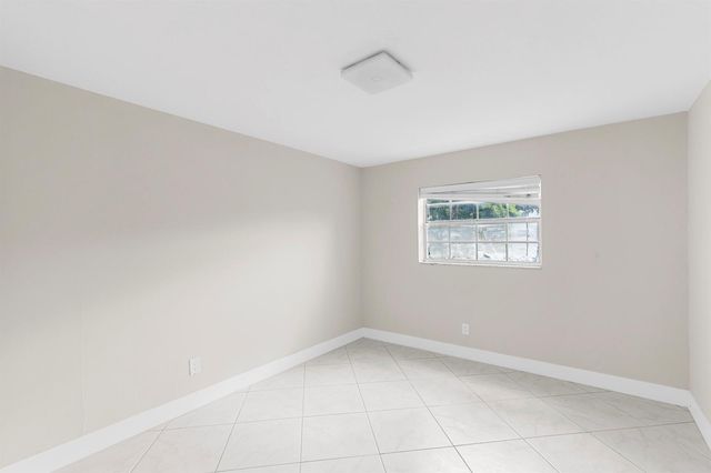 4141 NW 44th Avenue 224, Lauderdale Lakes, FL 33319