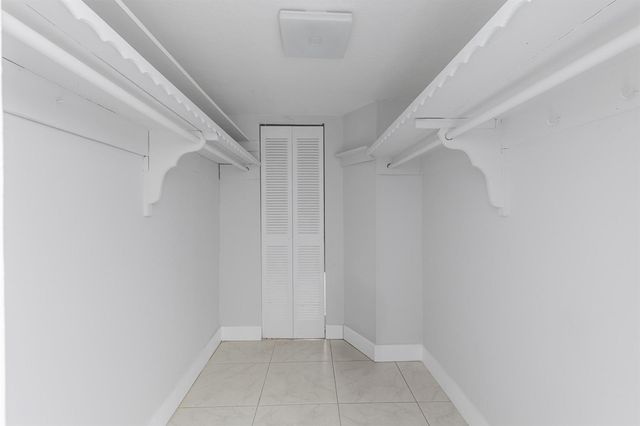 4141 NW 44th Avenue 224, Lauderdale Lakes, FL 33319