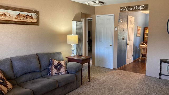 1980 Spruce Circle, Anderson, CA 96007