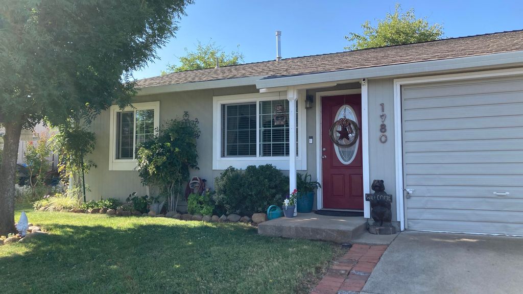 1980 Spruce Circle, Anderson, CA 96007