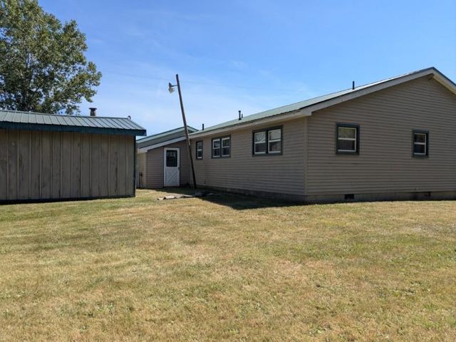 10 W Maple Ridge Road, Twining, MI 48766