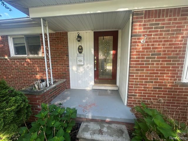 760 S Evergreen Street, Plymouth, MI 48170