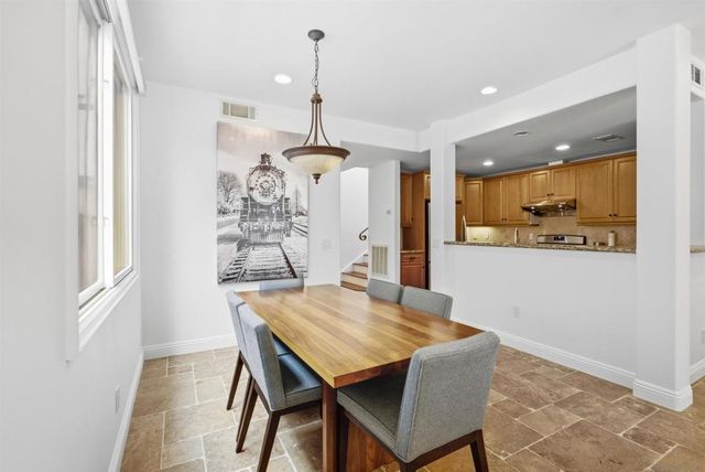610 Westbourne St, La Jolla, CA 92037