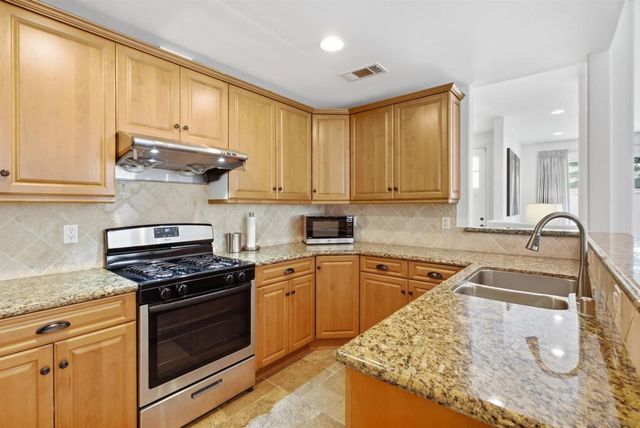 610 Westbourne St, La Jolla, CA 92037