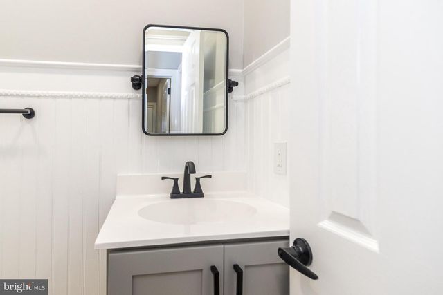 61 S PARK AVE, Norristown, PA 19403