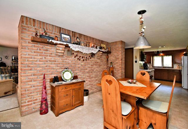 1044 MAPLE GROVE RD, Mohnton, PA 19540