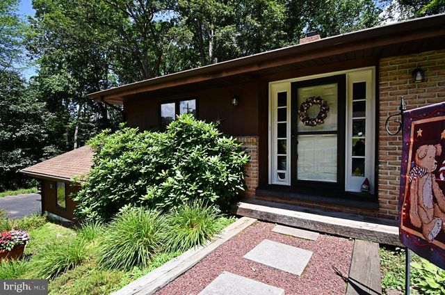 1044 MAPLE GROVE RD, Mohnton, PA 19540