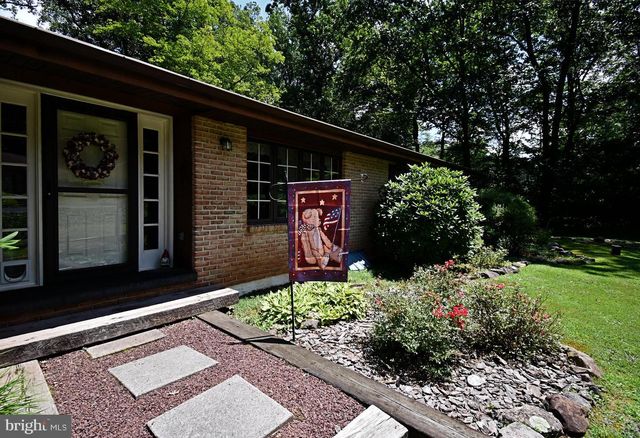 1044 MAPLE GROVE RD, Mohnton, PA 19540