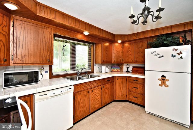 1044 MAPLE GROVE RD, Mohnton, PA 19540