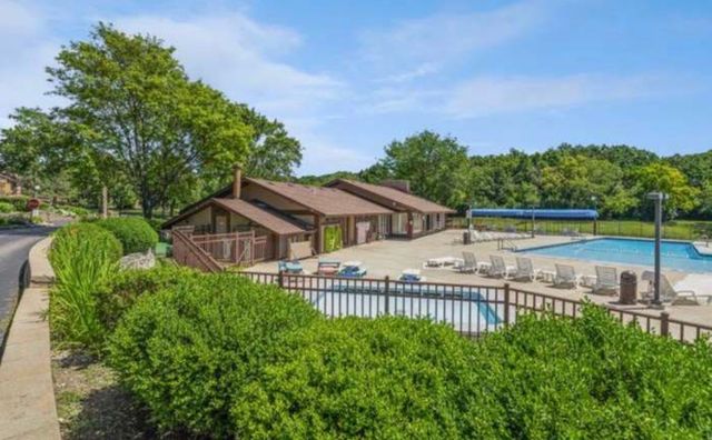 34 Montego Colony 1, Fox Lake, IL 60020