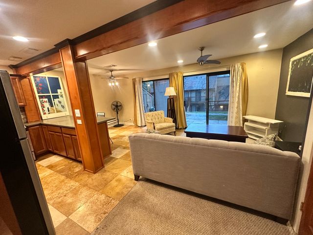 34 Montego Colony 1, Fox Lake, IL 60020