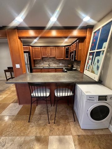 34 Montego Colony 1, Fox Lake, IL 60020