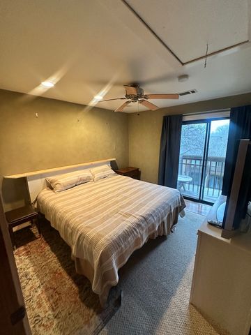 34 Montego Colony 1, Fox Lake, IL 60020