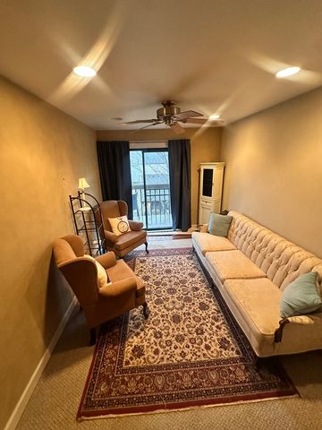 34 Montego Colony 1, Fox Lake, IL 60020