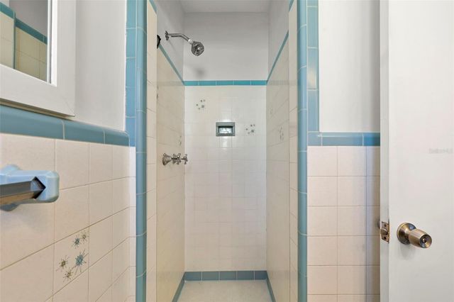 1700 63RD STREET N, St Petersburg, FL 33710