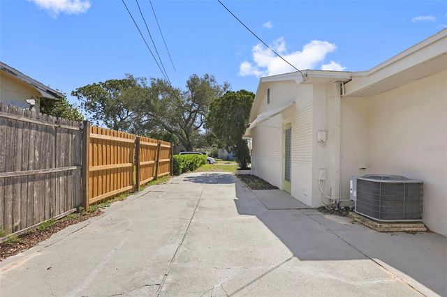 1700 63RD STREET N, St Petersburg, FL 33710